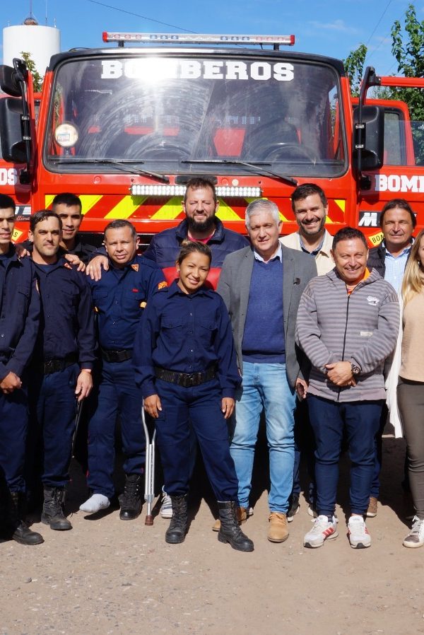 Nuevo camión hidrante para Bomberos Voluntarios de Sauce Viejo