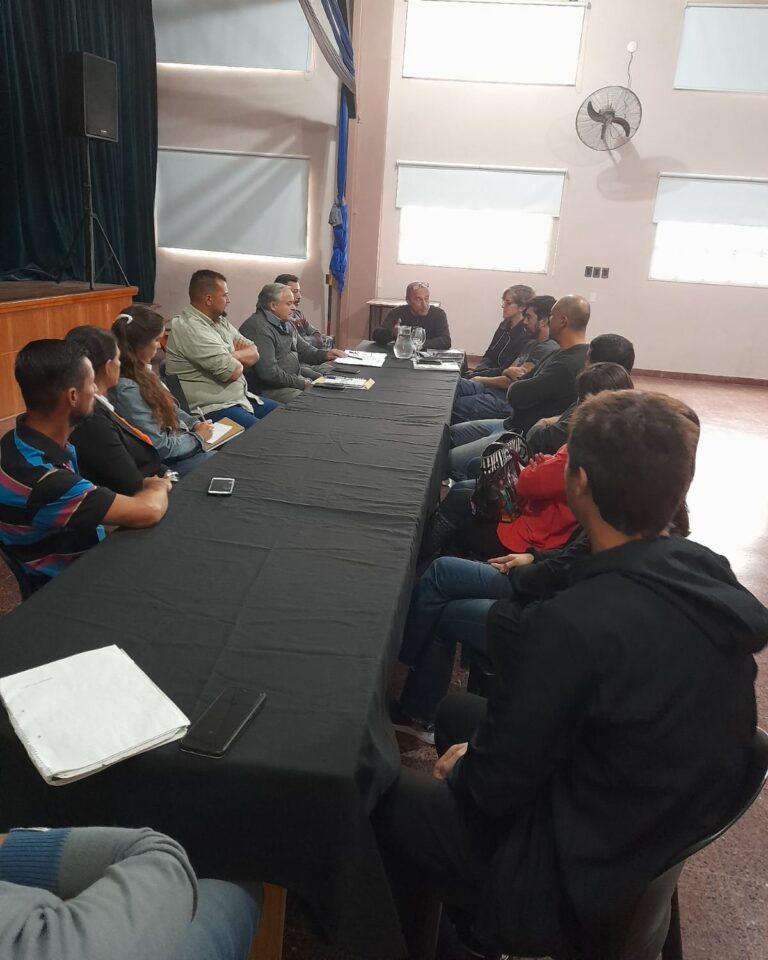 SAUCE VIEJO ULTIMA DETALLES PARA EL INICIO DE LAS CLASES EN EL FLAMANTE LICEO MUNICIPAL