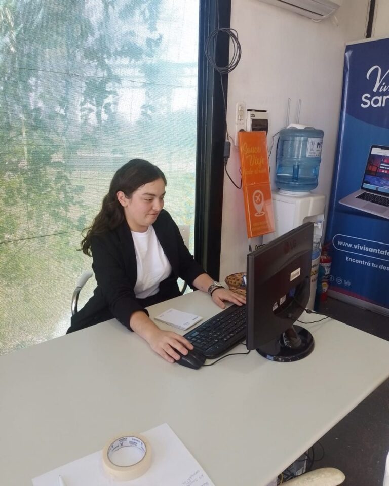 Sauce Viejo ya recibió a la primera alumna de turismo del Instituto Sol quien comenzará sus pasantías