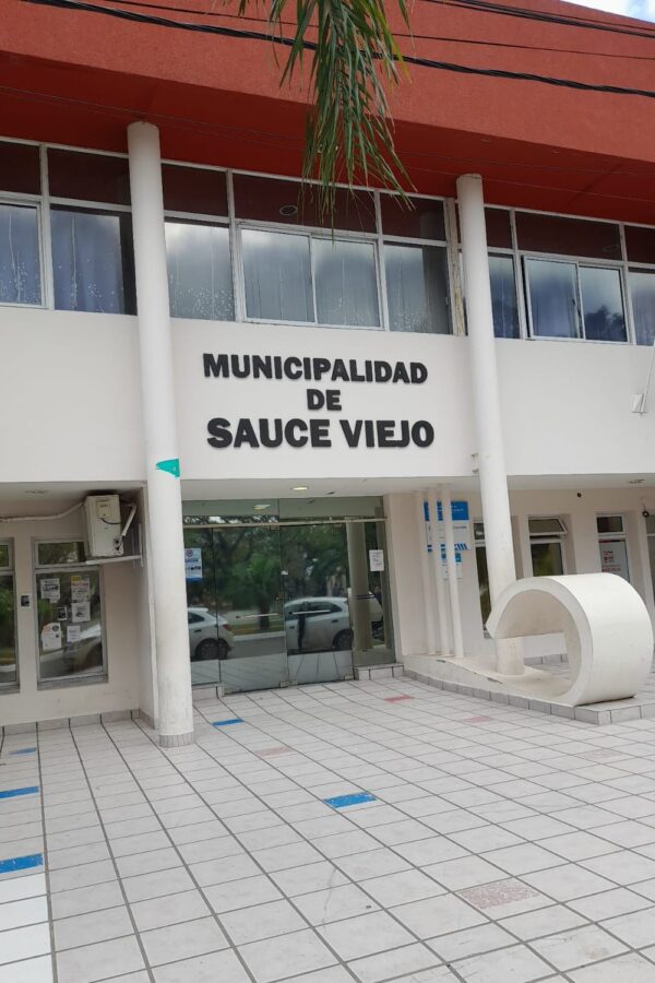 LA MUNICIPALIDAD DE SAUCE VIEJO ASUMIÓ EL PAGO DE UN RECLAMO HISTÓRICO DE LA FAMILIA DE UN EMPLEADO