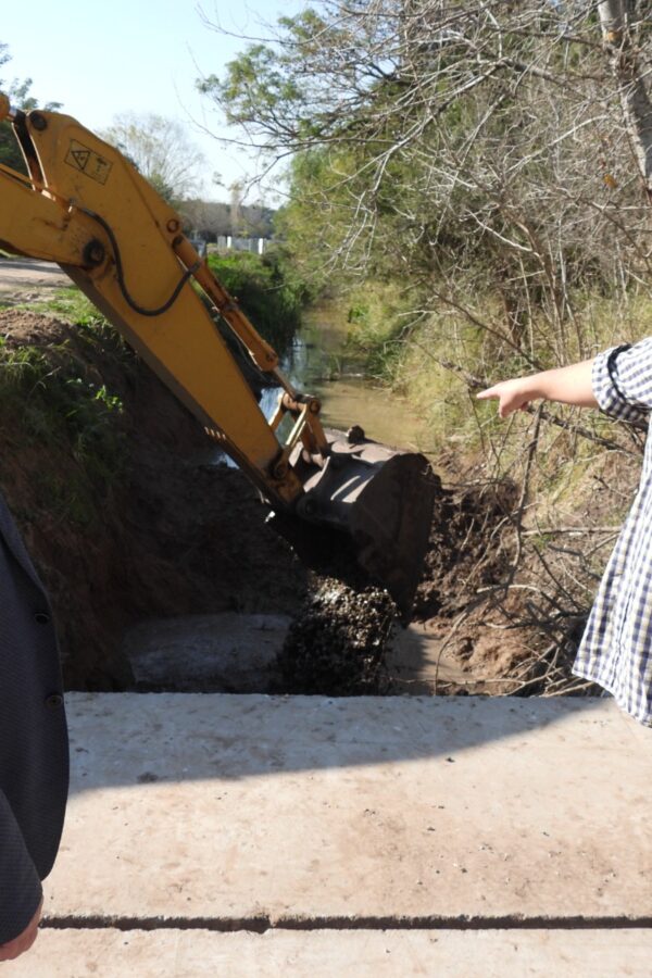 SE REANUDARON LAS OBRAS EN EL CANAL URIBURU