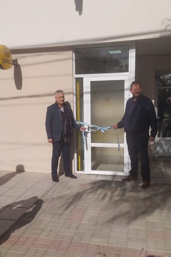 Se inauguró el nuevo cajero automático para facilitar los trámites a vecinos y vecinas