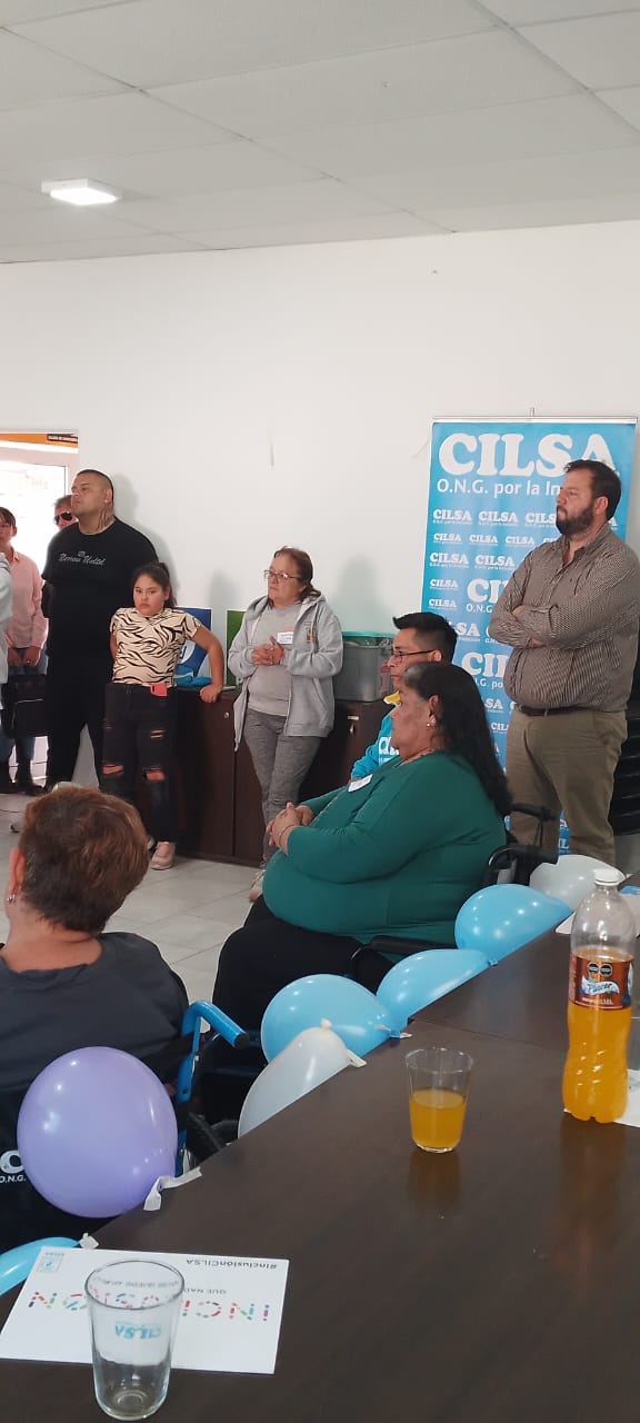 SE ENTREGARON ELEMENTOS ORTOPÉDICOS A VECINOS Y VECINAS SAUCEÑAS