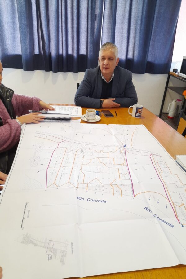 REUNIÓN DE COORDINACIÓN DE OBRAS ENTRE EL MUNICIPIO Y EL PRESIDENTE DE LA VECINAL DE ALTOS DEL SAUCE