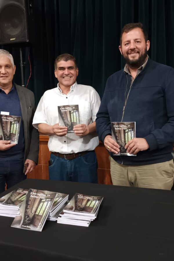 SE REALIZÓ LA PRESENTACIÓN DEL LIBRO “CIEN TAPITAS, 25 BOLITAS Y UN…”