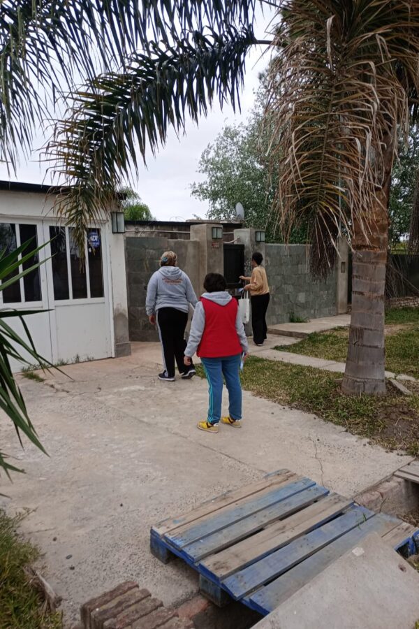 DENGUE: LA MUNICIPALIDAD VISITA A LOS VECINOS PARA CONCIENTIZAR SOBRE LA PREVENCIÓN