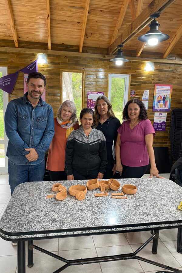 «MUJERES ALREDEDOR DEL FUEGO» Y UN GRAN ACTO DE CIERRE»