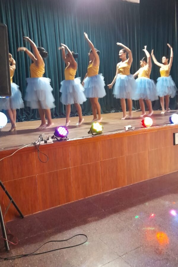 ¡GRAN SHOW DE LAS CHICAS DE DANZAS CLÁSICAS DEL LICEO MUNICIPAL!