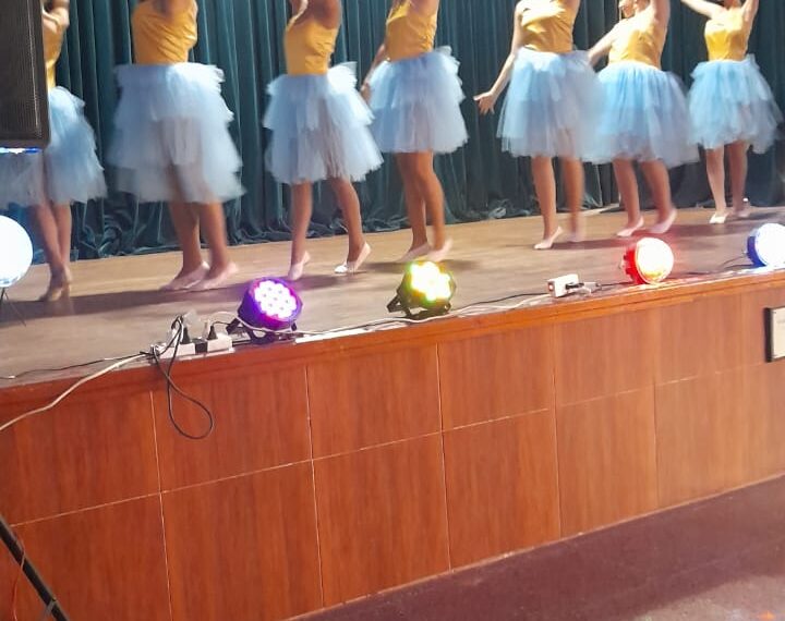 ¡GRAN SHOW DE LAS CHICAS DE DANZAS CLÁSICAS DEL LICEO MUNICIPAL!
