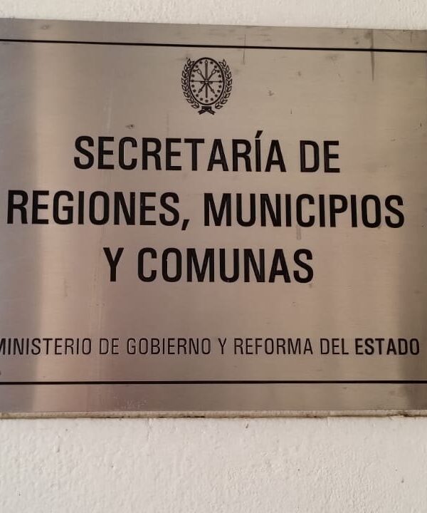 EL INTENDENTE MARIO PAPALEO FUE RECIBIDO EN CASA DE GOBIERNO