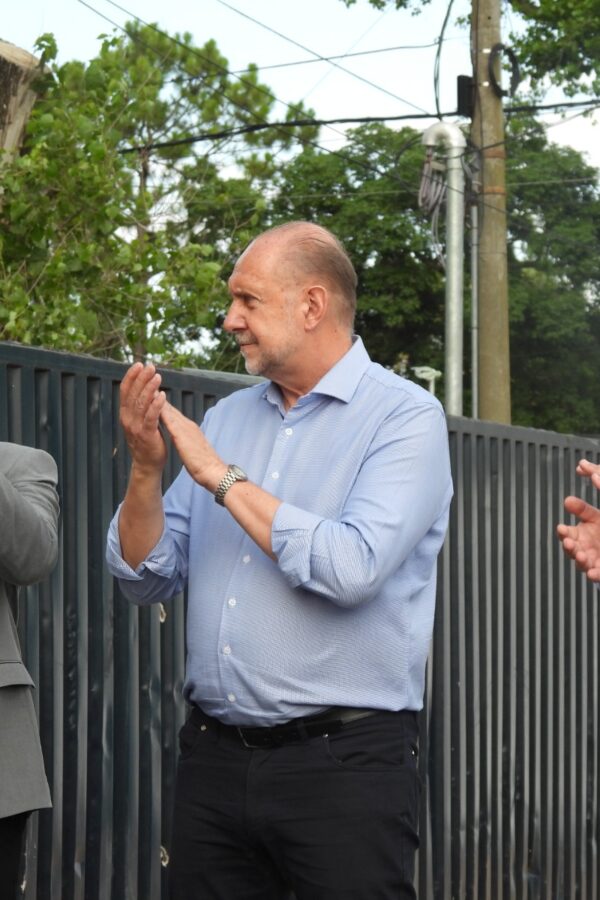 ¡HISTÓRICO! El PRIMER INTENDENTE DE SAUCE VIEJO MARIO PAPALEO INAUGURÓ LA OBRA DE AGUA POTABLE