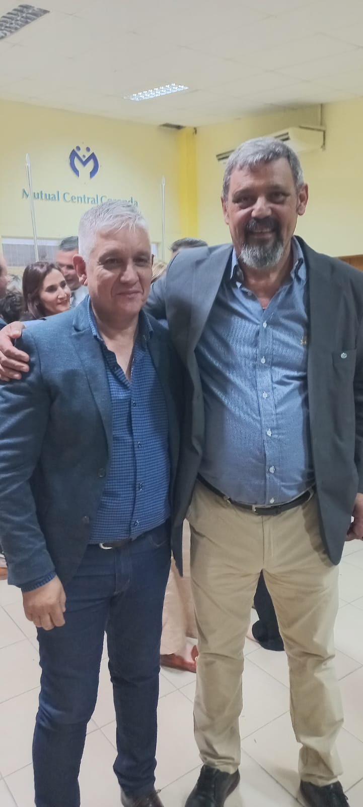 JURA DE AUTORIDADES EN CORONDA: EL INTENDENTE MARIO PAPALEO ESTUVO PRESENTE EN EL ACTO