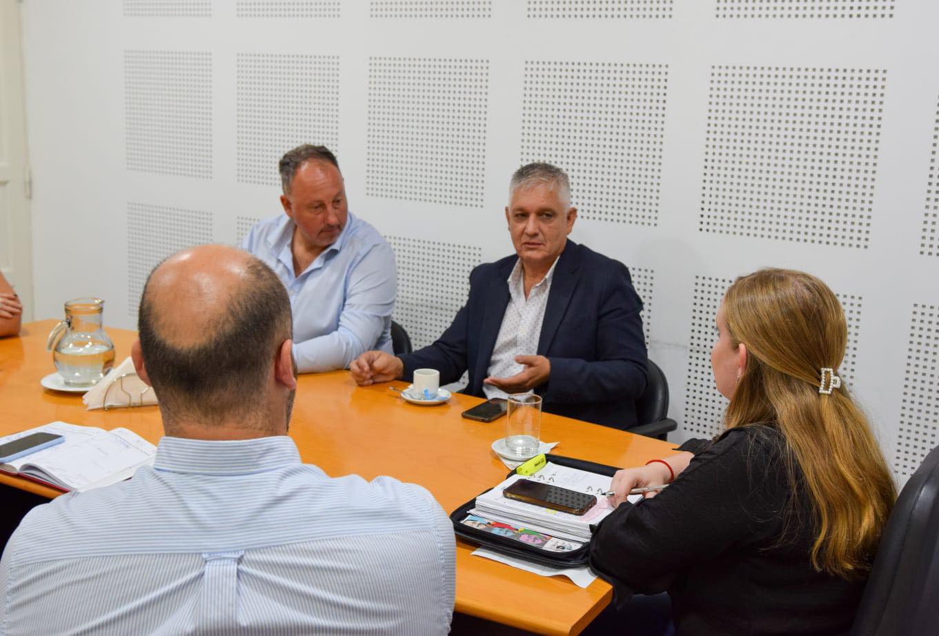 REUNIÓN EN EL MINISTERIO DE DESARROLLO SOCIAL ENTRE EL DR. MARIO PAPALEO Y LA MINISTRA DE DESARROLLO SOCIAL VICTORIA TEJEDA
