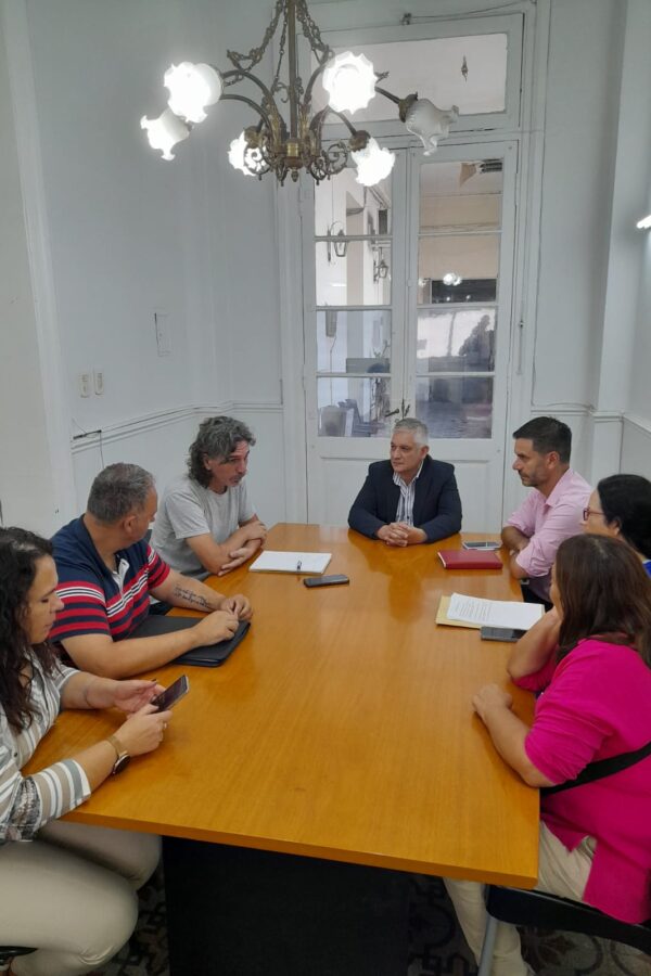 El INTENDENTE MARIO PAPALEO ASISTIÓ A UNA REUNION EN EL MINISTERIO DE SALUD
