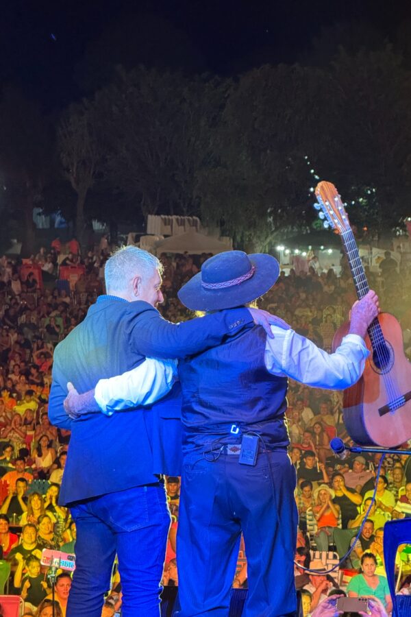 ¡TODO UN ÉXITO LA PRIMERA NOCHE DEL FESTIVAL PROVINCIAL DEL PESCADOR!