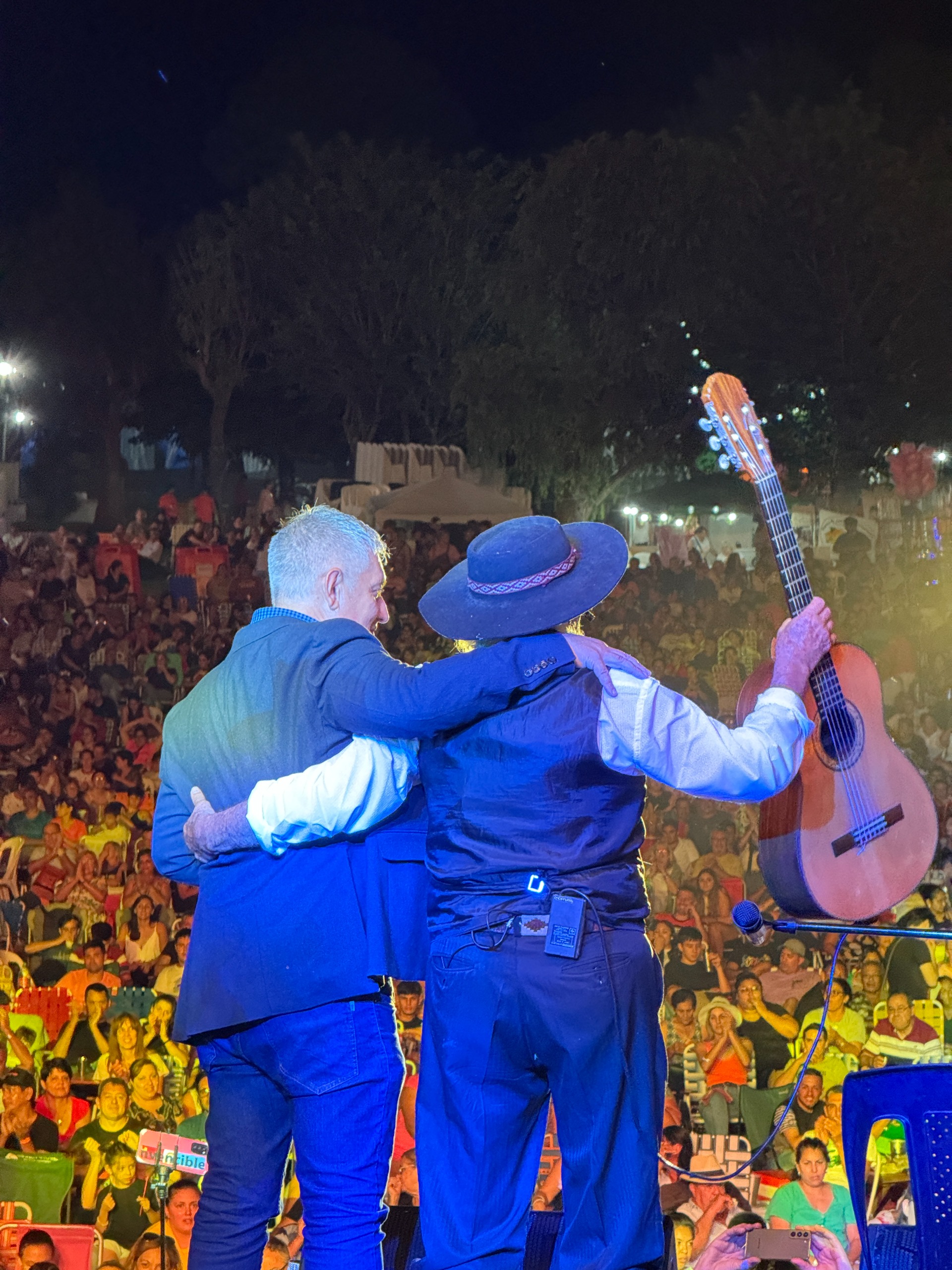 ¡TODO UN ÉXITO LA PRIMERA NOCHE DEL FESTIVAL PROVINCIAL DEL PESCADOR!