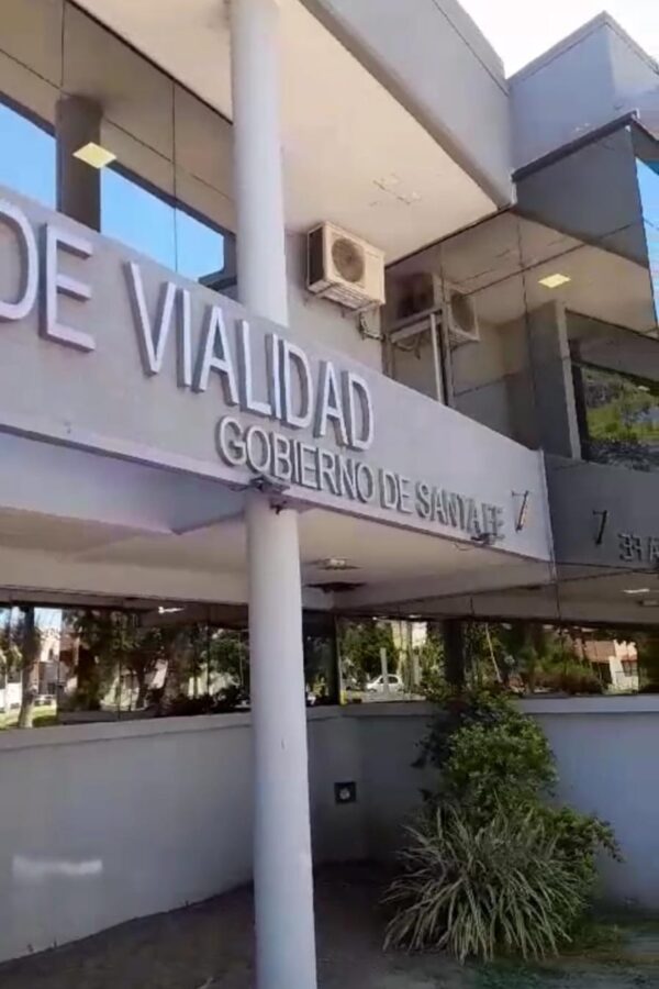 EL INTENDENTE PAPALEO ASISTIÓ A LA DIRECCIÓN PROVINCIAL DE VIALIDAD A GESTIONAR RECURSOS Y OBRAS PARA LOS SAUCEÑOS