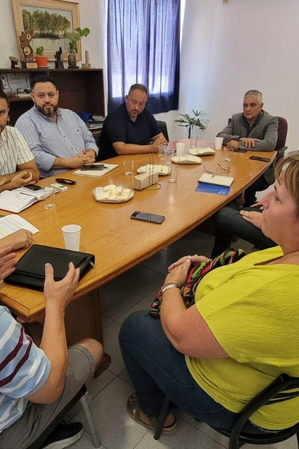 EL INTENDENTE PAPALEO RECIBIÓ AL DIRECTOR DEL REGISTRO DOMINIAL