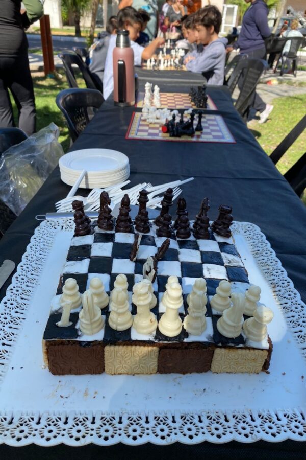 ¡HERMOSO ENCUENTRO DE AJEDREZ EN NUESTRA PLAZA!