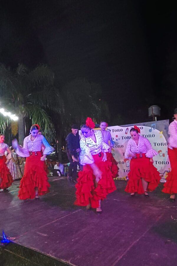 ¡ CON GRAN CONCURRENCIA VIVIMOS UNA HERMOSA FIESTA DE LAS COLECTIVIDADES!