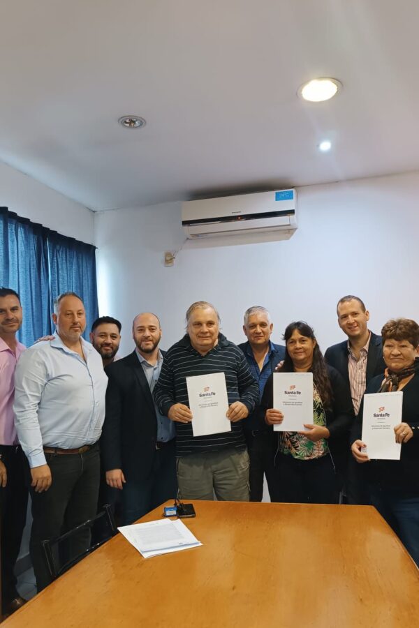 SE ENTREGARON ESCRITURAS POR LA LEY PIERRI