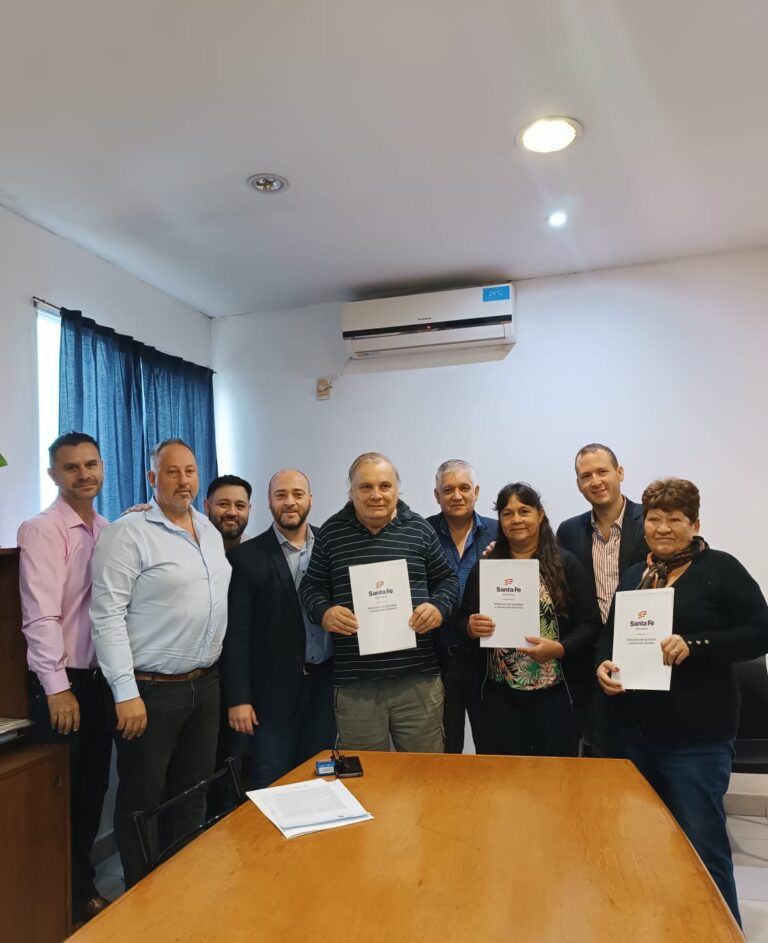 SE ENTREGARON ESCRITURAS POR LA LEY PIERRI