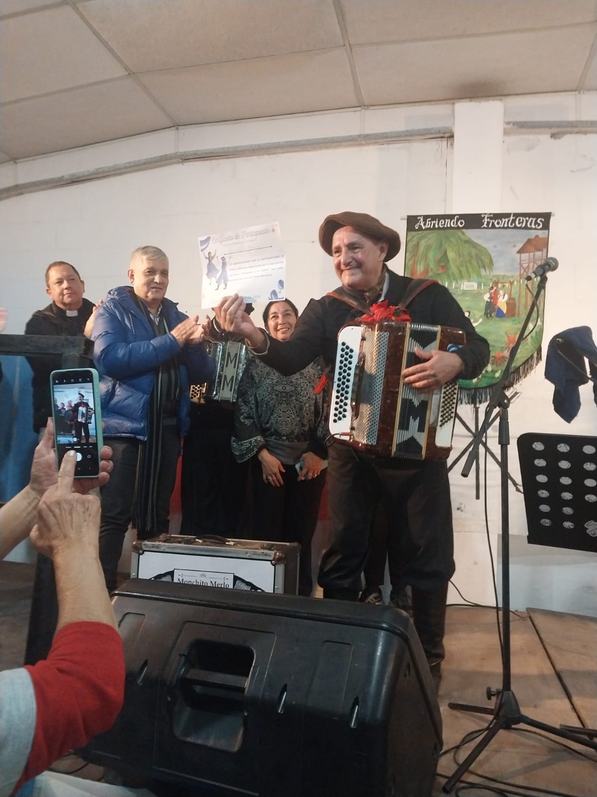 PASÓ LA SEGUNDA NOCHE DE PEÑA DE LA CAPILLA SAN JOSE Y ABRIENDO FRONTERAS.