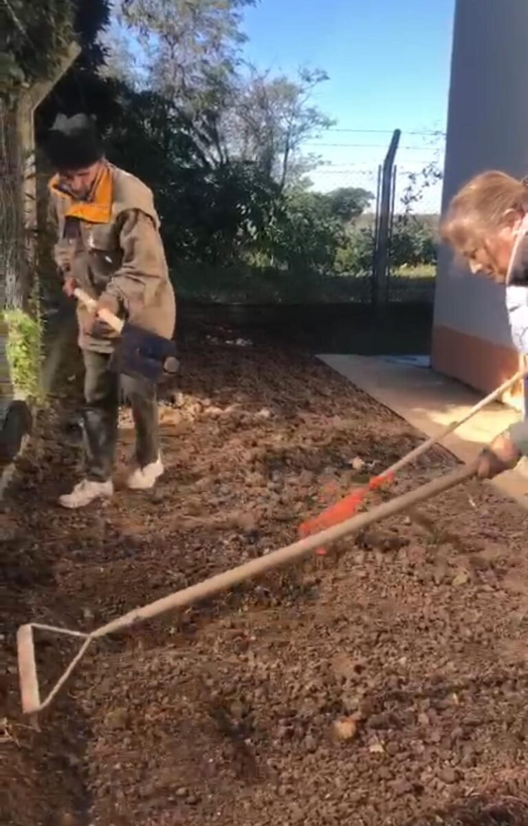 ADELINA ESTE: HERMOSOS MOMENTOS COMPARTIDOS EN EL TALLER «MI HUERTA»