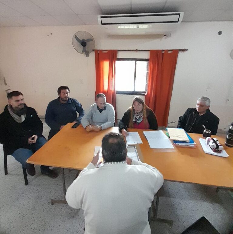 LA MUNICIPALIDAD ASISTE CONSULTAS SOBRE REGULARIZACIÓN DOMINIAL