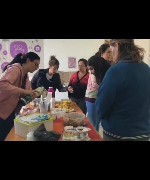 CONTINÚA EL TALLER MI HUERTA EN EL CAPS ADELINA ESTE.