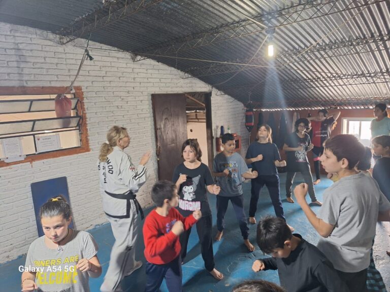 CON GRAN CONVOCATORIA COMENZARON LAS CLASES DE TAEKWONDO