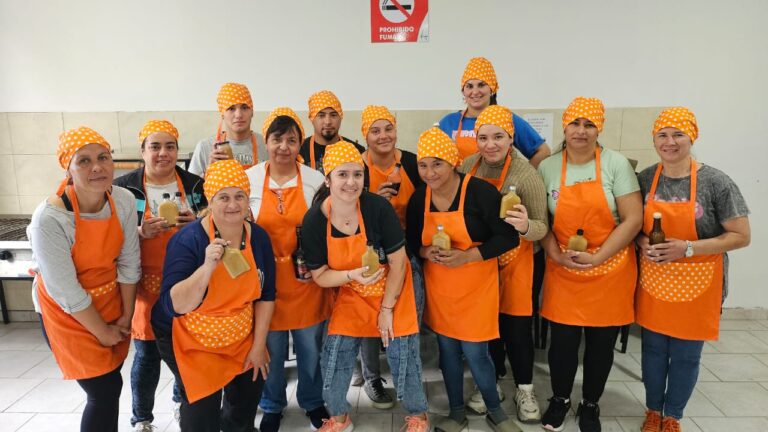 EXQUISITECES EN LICORES EN EL AULA TALLER NORTE