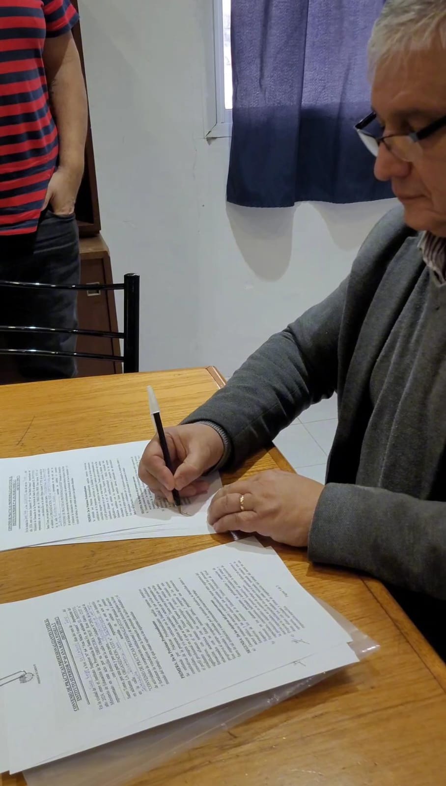 EL INTENDENTE MARIO PAPALEO FIRMÓ UN CONVENIO PARA PRÁCTICAS EN LA MUNICIPALIDAD DE ALUMNOS DEL INSTITUTO N° 64