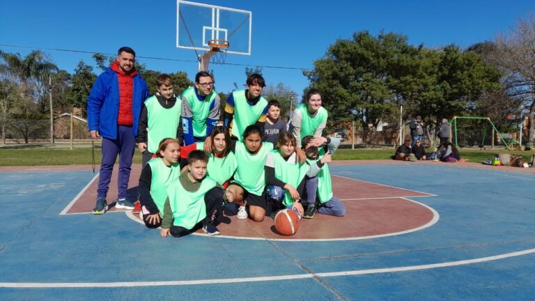 PRIMERO ENCUENTRO INTERVECINAL INFANTIL DE BASQUET EN SAUCE VIEJO