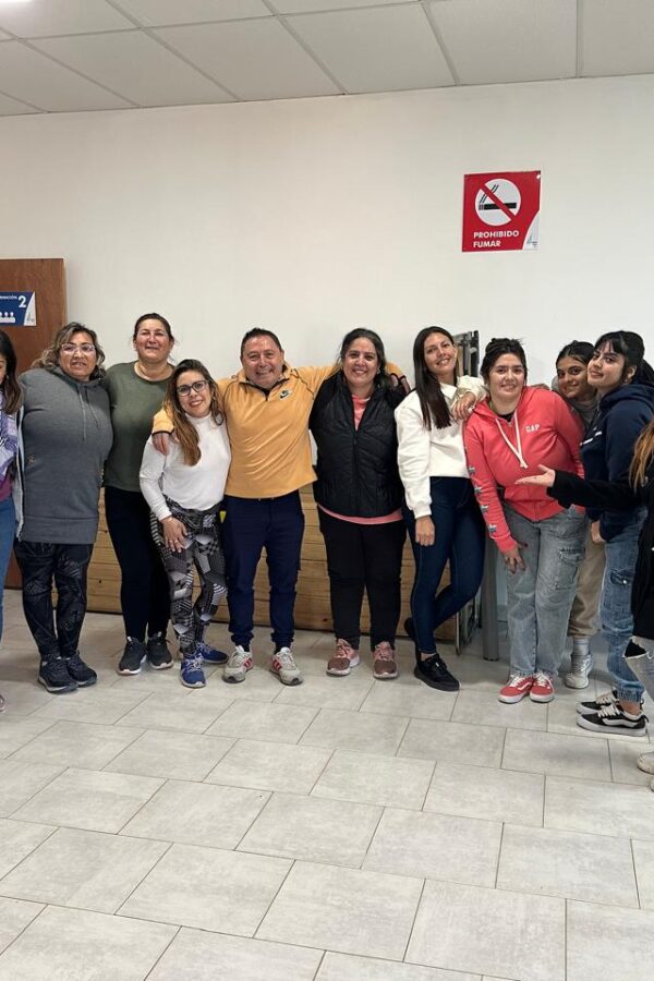 ¡ARRANCARON A PURO RITMO LAS CLASES DE CUMBIA EN EL AULA TALLER DE ADELINA!