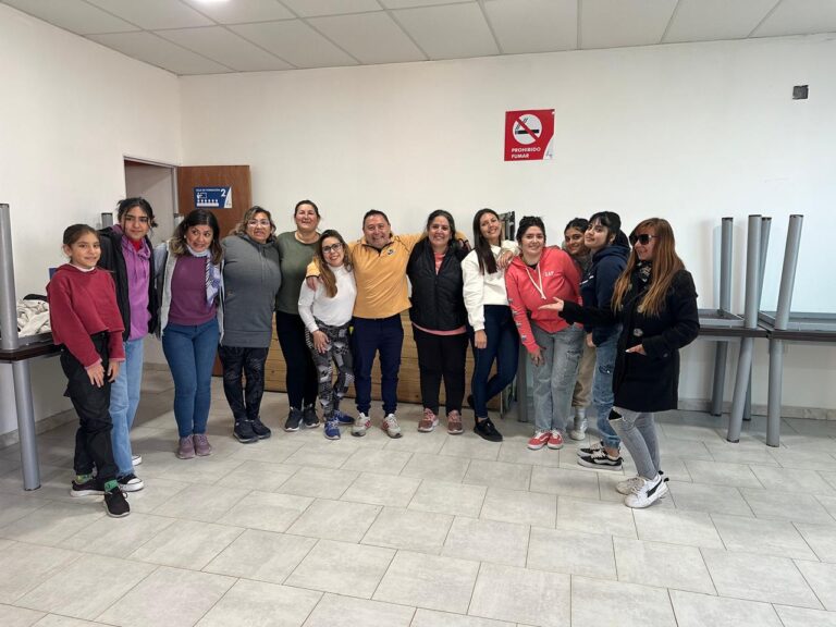 ¡ARRANCARON A PURO RITMO LAS CLASES DE CUMBIA EN EL AULA TALLER DE ADELINA!