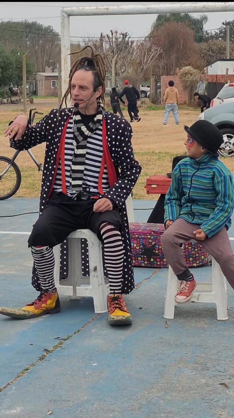 ¡HERMOSO BROCHE DE ORO PARA LAS VACACIONES DE INVIERNO!