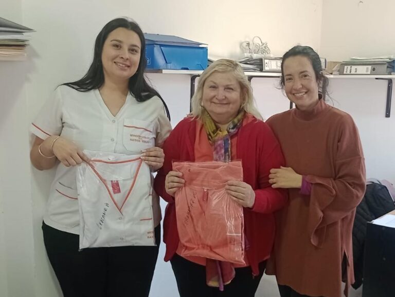LA MUNICIPALIDAD ENTREGÓ INDUMENTARIA AL ÁREA DE SALUD