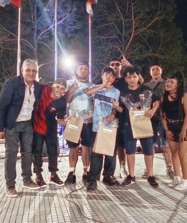 HERMOSA TARDE COMPARTIDA EN LA RENOVADA PLAZA RIVADAVIA