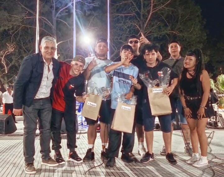 HERMOSA TARDE COMPARTIDA EN LA RENOVADA PLAZA RIVADAVIA