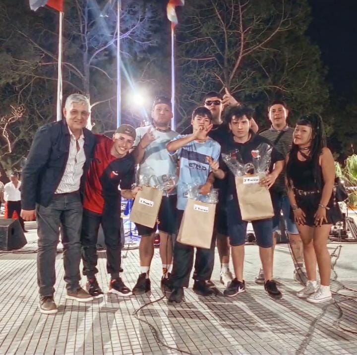 HERMOSA TARDE COMPARTIDA EN LA RENOVADA PLAZA RIVADAVIA