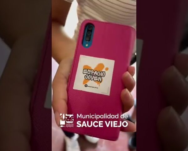 AGASAJO A ESTUDIANTES QUE FINALIZAN EL SECUNDARIO EN NUESTRA CIUDAD