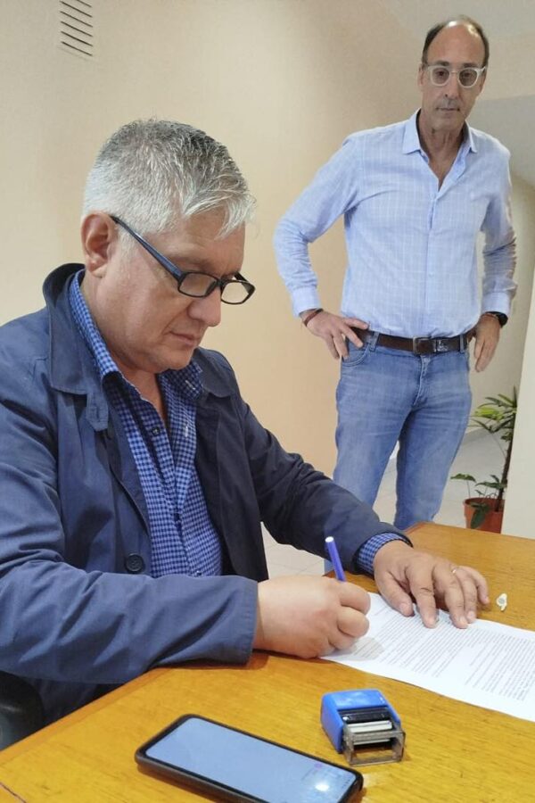 SE FIRMÓ EL CONTRATO DE ADJUDICACIÓN DE LA OBRA «MÓDULO ÁULICO»