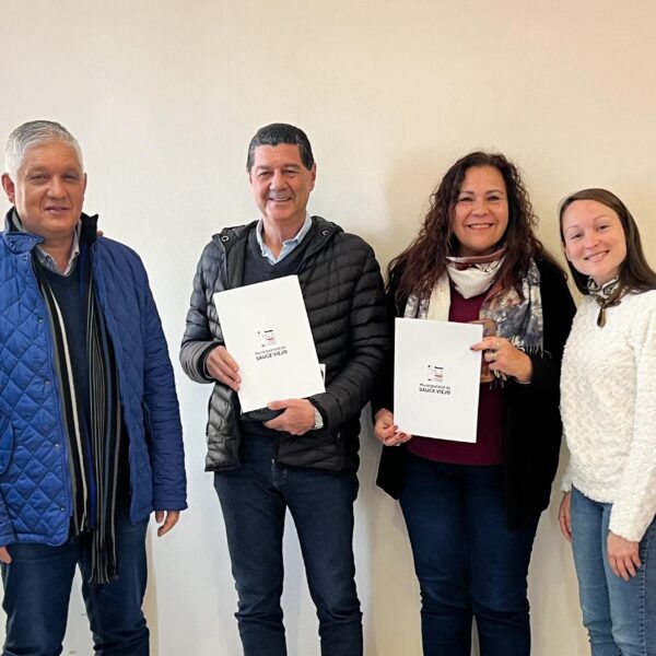 Firma de convenio entre la Municipalidad de Sauce Viejo y Cáritas Santa Fe