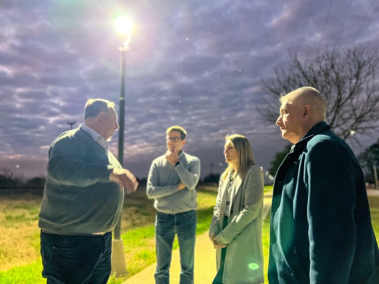 PROGRAMA VÍNCULOS: AVANZA LA ILUMINACIÓN DE LA CICLOVÍA EN SAUCE VIEJO