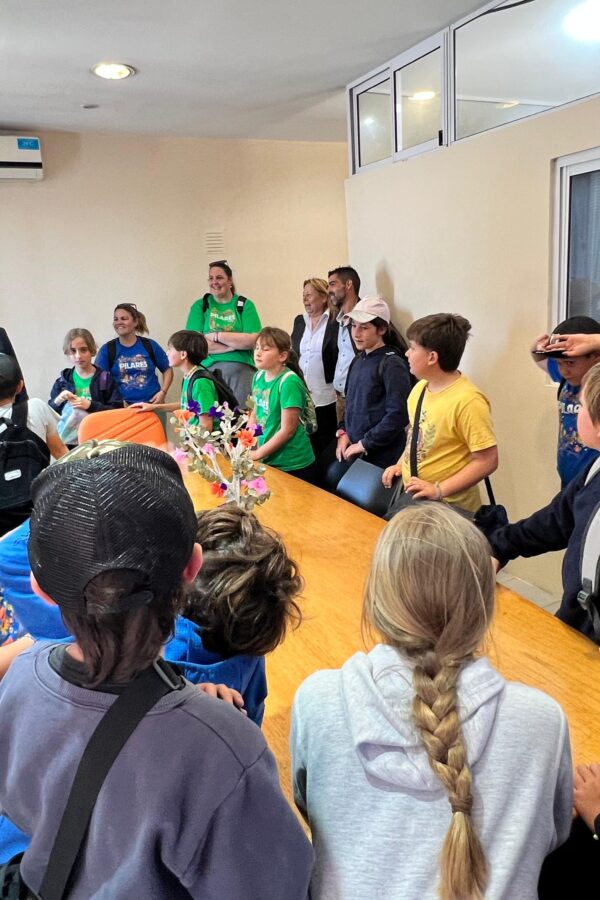 Visita especial de alumnos de la Escuela Pilares al Municipio de Sauce Viejo