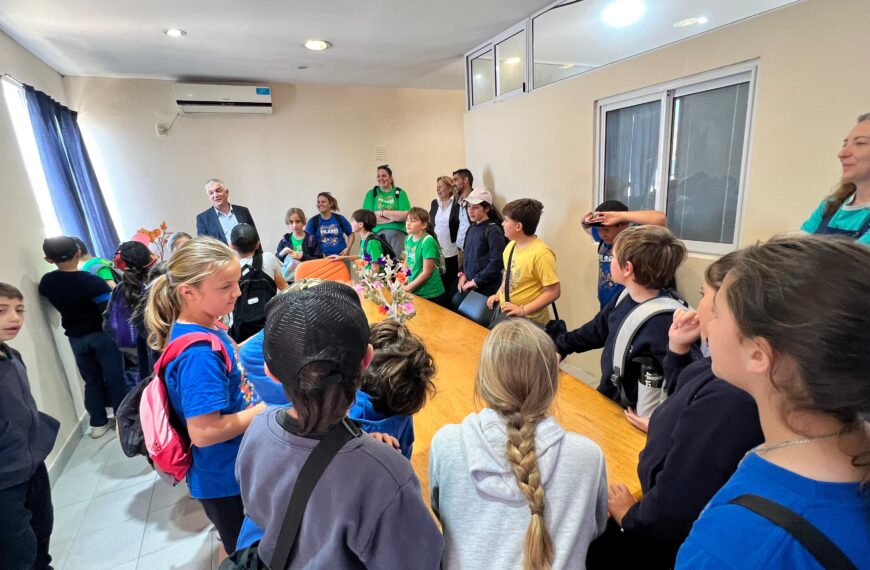Visita especial de alumnos de la Escuela Pilares al Municipio de Sauce Viejo